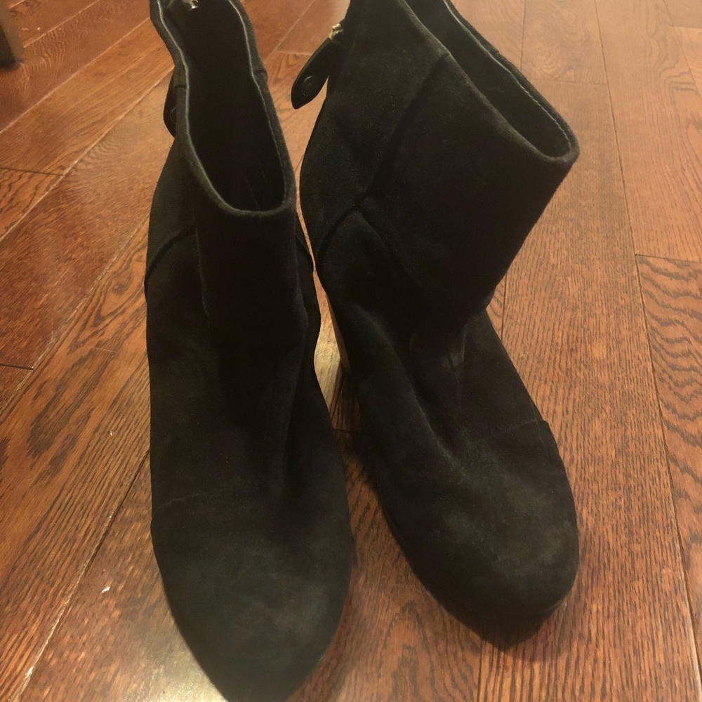 Rag and bone black suede booties!